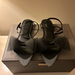 Black bow strap on flats with open toe with rhinestone size 10